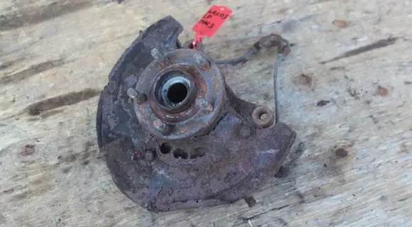 Subaru Impreza II Front wheel hub spindle knuckle