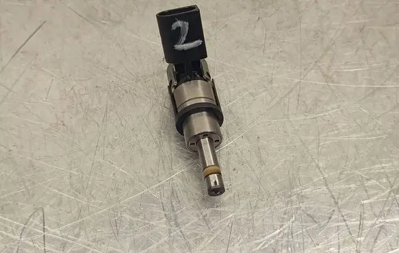 Audi A6 S6 C6 4F Fuel injector 06F906036A