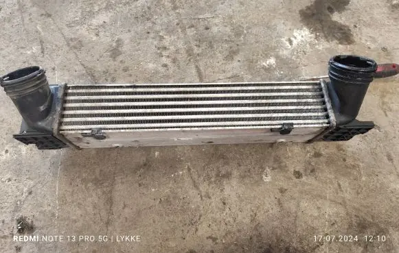 BMW 3 E92 E93 Intercooler radiator 7798788