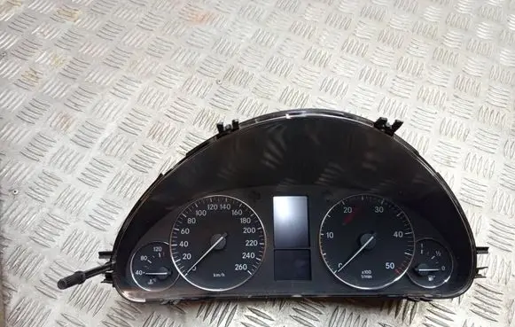 Mercedes-Benz C W203 Speedometer (instrument cluster) 110080307004 A2035409547