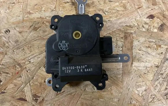 Subaru Legacy Air flap motor/actuator 0637008630 3K6441