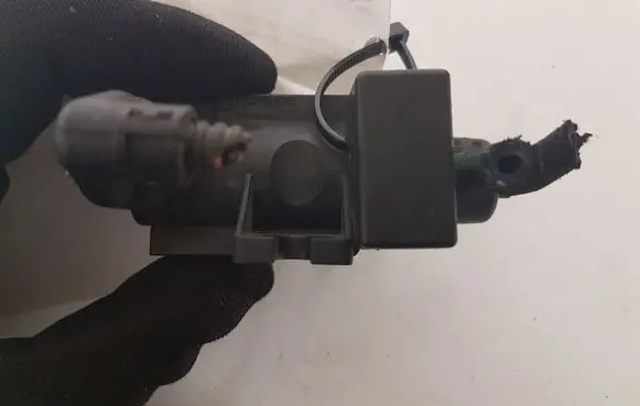 BMW 1 E81 E87 Turbo solenoid valve 70206301 780539101