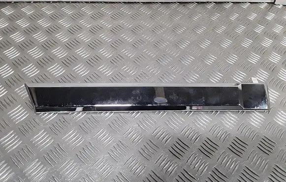 Jeep Commander Rear door trim (molding) 55157382AA