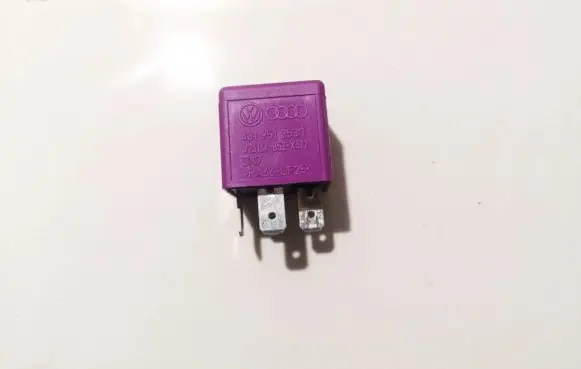 Volkswagen PASSAT B5.5 Other relay 431951253g v23134-b52-x372