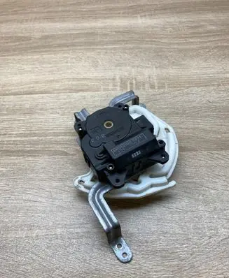 Subaru Tribeca Air flap motor/actuator 0638000691