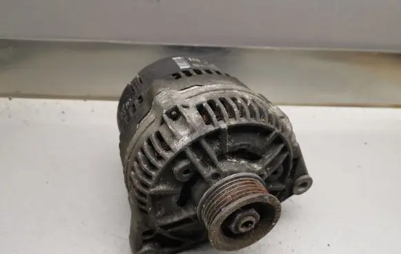 Audi A4 S4 B5 8D Generator/alternator 0123510033 058903016C