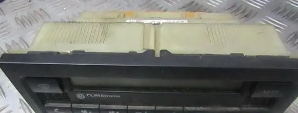 Volkswagen PASSAT B5 Climate control unit 3b1907044a 5hb007617-02