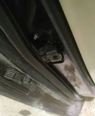 Volvo S80 Front door check strap stopper 
