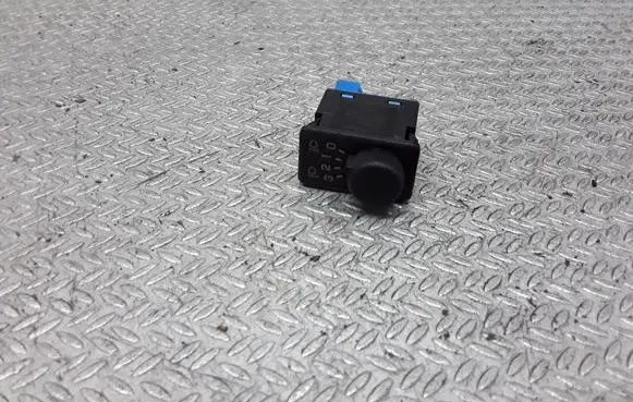 Headlight level height control switch