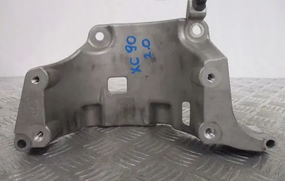 Volvo XC60 Engine mount bracket 31480101