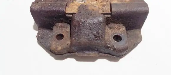 Subaru Outback Engine mounting bracket