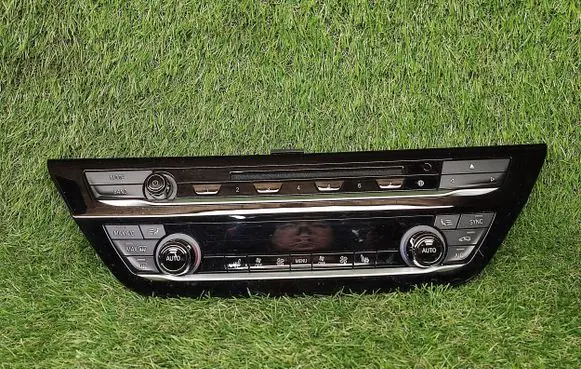BMW 5 G30 G31 Climate control unit 6834441 6411683444102 11419110