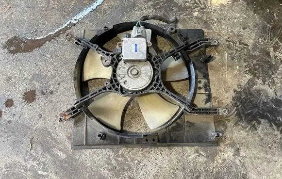 Mitsubishi Space Wagon Electric radiator cooling fan 1680003101 4993003052