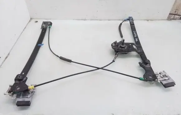 Volkswagen Golf III Front door manual window regulator 