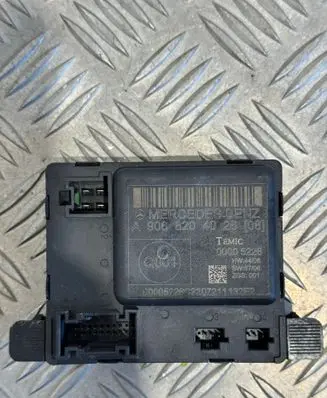 Mercedes-Benz Sprinter W906 Door control unit/module A9068204126