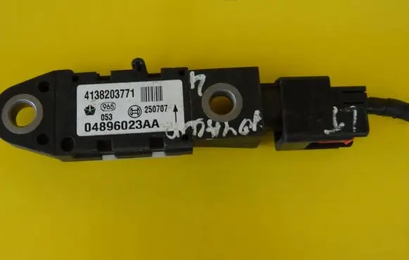 Chrysler Voyager Airbag deployment crash/impact sensor 04896059AA