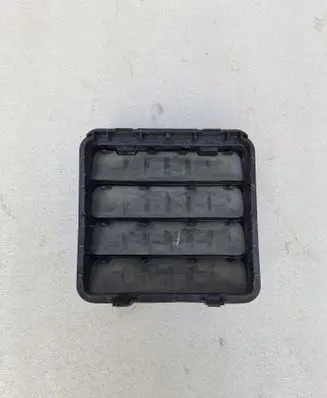 Dodge Durango Quarter panel pressure vent 