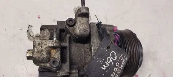 KIA Sorento Air conditioning (A/C) compressor (pump) 977013E350
