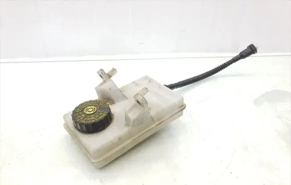Brake fluid reservoir
