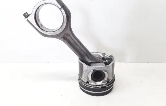 Volvo S40 Piston with connecting rod