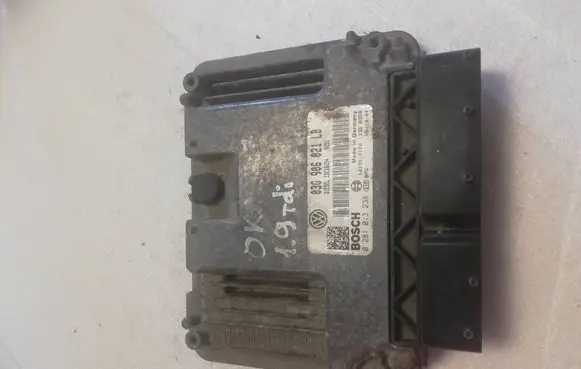 Skoda Octavia Mk2 (1Z) Engine control unit/module 03G906021LB 1039S17180 0281013238