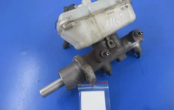 Skoda Fabia Mk1 (6Y) Master brake cylinder