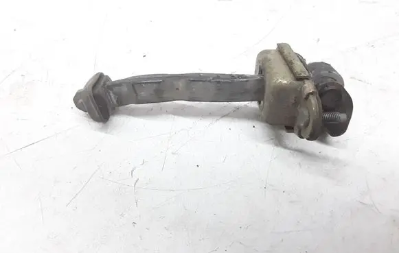 Ford Mondeo Mk III Rear door check strap stopper