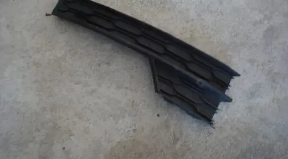 Skoda Octavia Mk3 (5E) Front bumper lower grill