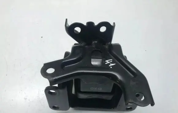 KIA Sportage Engine mount bracket 218142E400