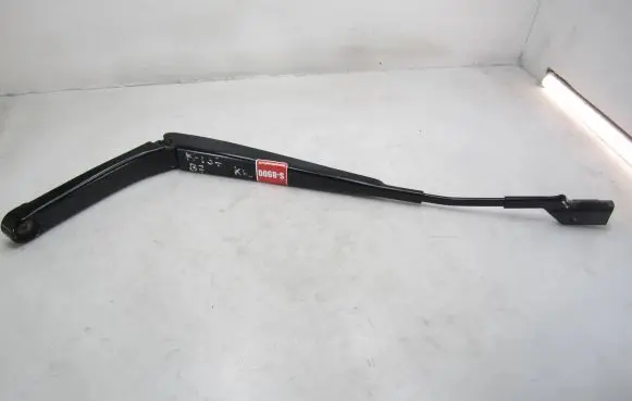 Volkswagen PASSAT B7 Front wiper blade arm 3C1955409C