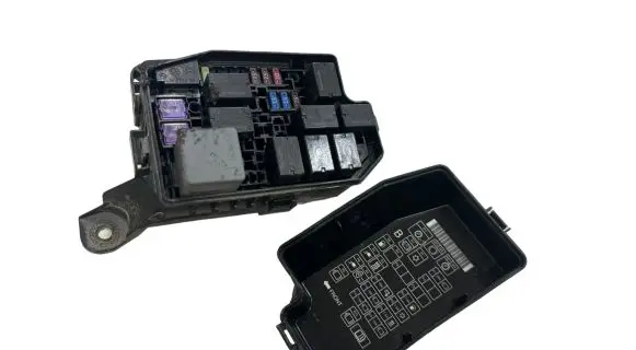 Mitsubishi Outlander Fuse module 3746NA