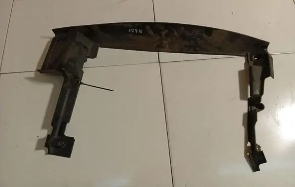 Alfa Romeo 147 Radiator cooling fan shroud 60694300
