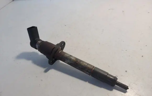 Fuel injector