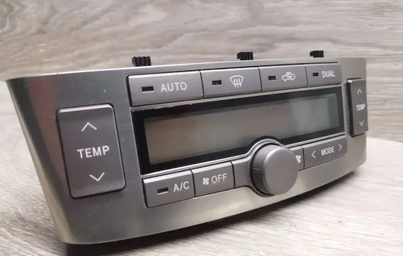 Toyota Avensis T250 Climate control unit 5590005271 MB91465701 5590205050