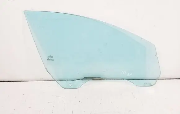 Mercedes-Benz CLS C219 Front door window glass four-door A2197250810