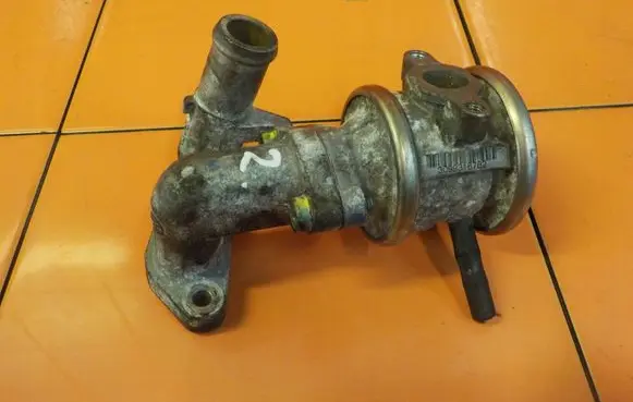 Volkswagen Touareg I EGR thermostat 72228606