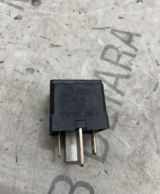 Audi A5 8T 8F Other relay 7M0951253A