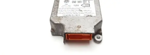 Volkswagen Golf III Airbag control unit/module 6N0909601E