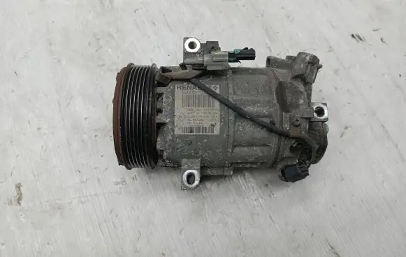 Renault Clio IV Air conditioning (A/C) compressor (pump)