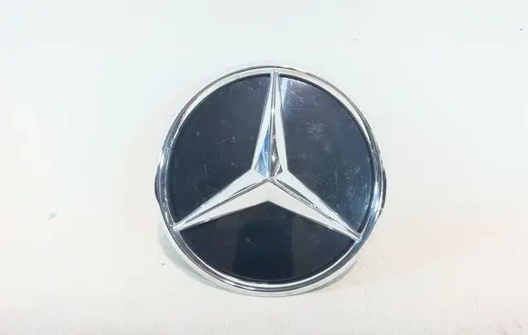 Mercedes-Benz C W205 Manufacturer badge logo/emblem A0008880600