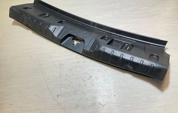 BMW 5 F10 F11 Tailgate/boot lid lock trim 7227535 9163190