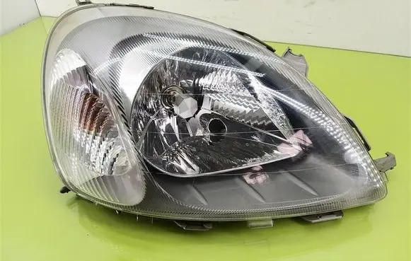 Toyota Yaris Headlight/headlamp 89006861