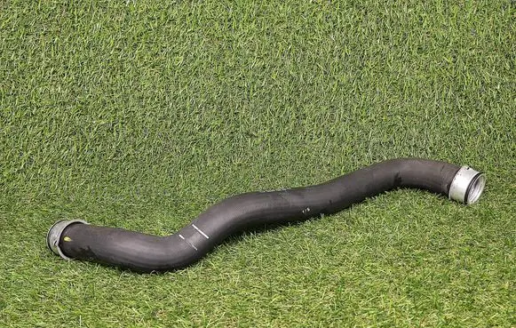 Mercedes-Benz E W211 Engine coolant pipe/hose A2115015382