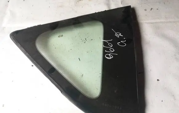 Toyota RAV 4 (XA30) Rear side window