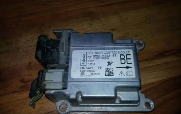 Ford Focus Airbag control unit/module 8m5t14b321be 6g0001337502