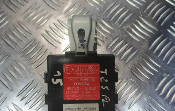Toyota Avensis T250 Alarm control unit/module 89730-05030