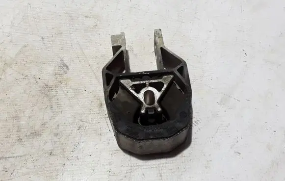 Volvo C70 Gearbox mount 31330017