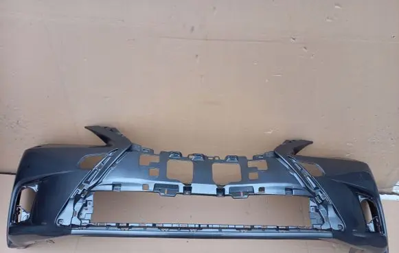 Lexus CT 200H Front bumper 5211976250ranzez