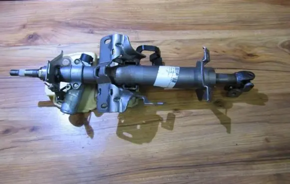 Nissan Almera Tino Steering wheel axle