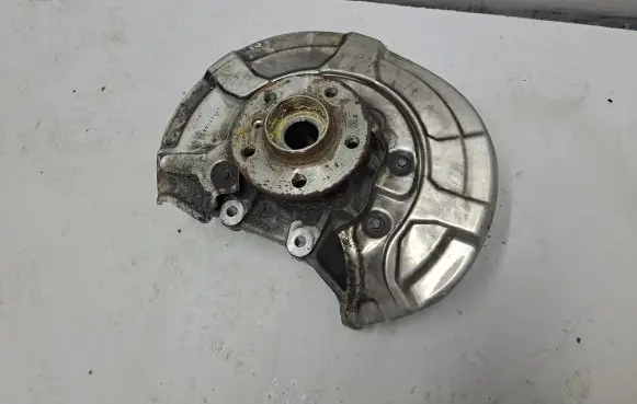 BMW X5 G05 Rear wheel hub 6876652 6890073